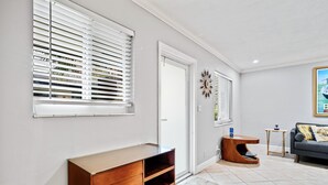 Unclassified image, 5 of 17, button - Wilton Manors 2BR Charm! Walk to the Drive (Wilton Manors)