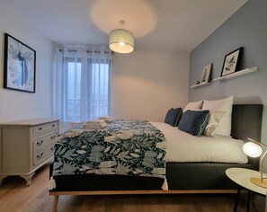 3 bedrooms, iron/ironing board, travel cot, WiFi