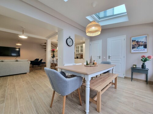 Le Magnolia | Terrace & Private Parking | Sleeps 6