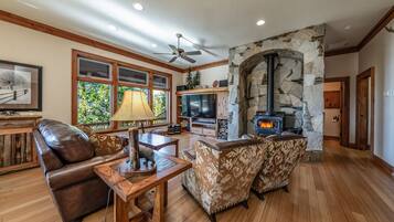 Smart TV, fireplace, DVD player, stereo