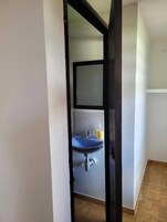 Family Shared Dormitory | Bathroom