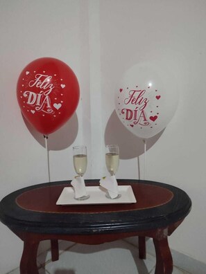 Massasje med varme steiner, dypvevsmassasje, idrettsmassasje og massasje