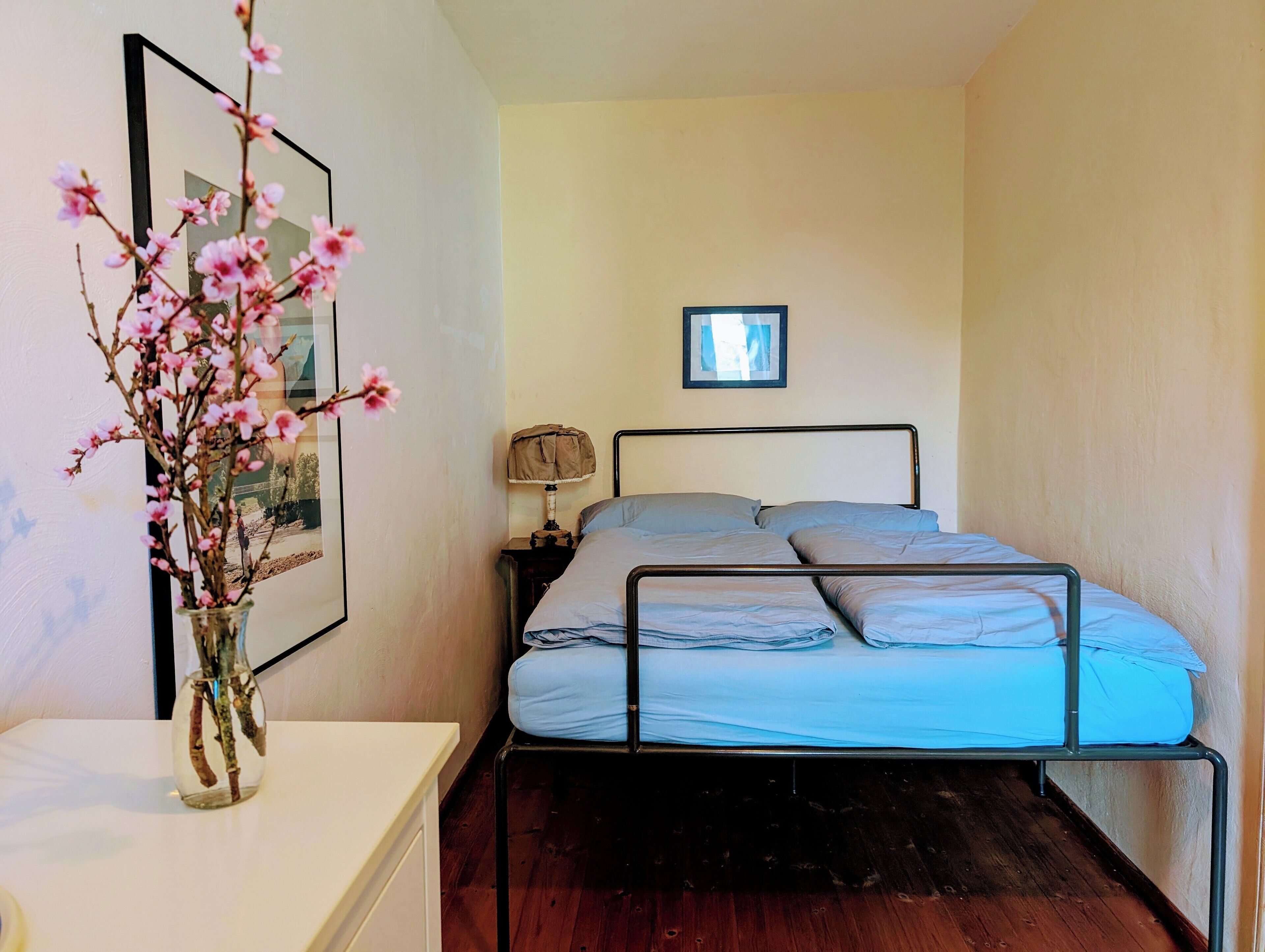 3 bedrooms, bed sheets