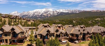 Saddle Ridge V2 (3-Bedroom Condo) with Mountain view by Moonlight Basin Lodging
