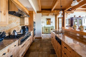 Wasserkocher mit Kaffee-/Teezubehör