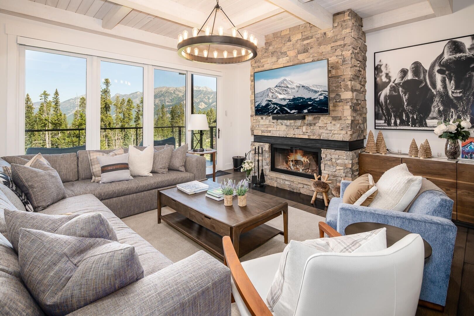 NEW! 4 Wildwood (4-Bedroom Townhouse) with Mountain view by Moonlight Basin Lodging