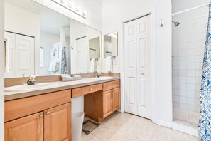 Shower, towels