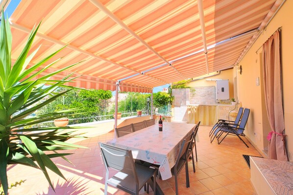 Outdoor dining - Terrazza dei Coralli (Cefalù)