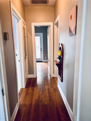 Interior - Austin Charm: 2Bed/2Ba/Flex Bungalow with office and deck. Central to Everything (Austin)