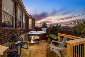 Terrace/patio - Luxury Retreat - Hot Tub, Game Room, Arcade, Pet-Friendly, Minutes to Fiesta TX (Fair Oaks Ranch)