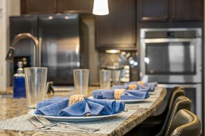 Fridge, microwave, oven, stovetop - Luxury Retreat - Hot Tub, Game Room, Arcade, Pet-Friendly, Minutes to Fiesta TX (Fair Oaks Ranch)