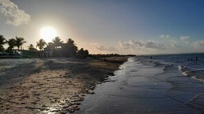 Plage à proximité, sable blanc