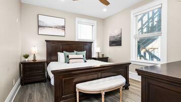 1 slaapkamer, een strijkplank/strijkijzer, wifi, beddengoed