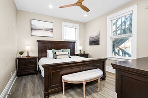 1 slaapkamer, een strijkplank/strijkijzer, wifi, beddengoed