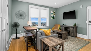 Living area - Harris House 4 | On Hospital Campus (Duluth)