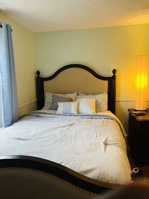 3 bedrooms, desk, iron/ironing board, free WiFi - Gorgeous Home in Waltham quiet, family-friendly neighborhood, 2 free parking! (Waltham)