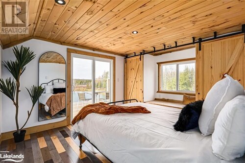 Cozy cottage on 25 acres of private land. Lots of space. Pet Friendly!