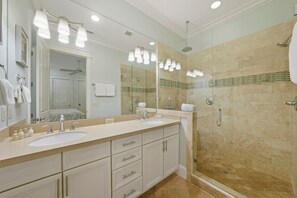 Shower, towels, soap - CABANA BLU: New Listing! Private Community, Beautiful Large Pool, Easy Beach Access (Santa Rosa Beach)