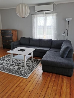 Basic Villa | Living area - Västervik rum och stugor (Vastervik)
