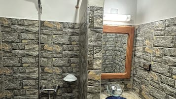 Twin Room, Non Smoking, Private Bathroom | Bathroom