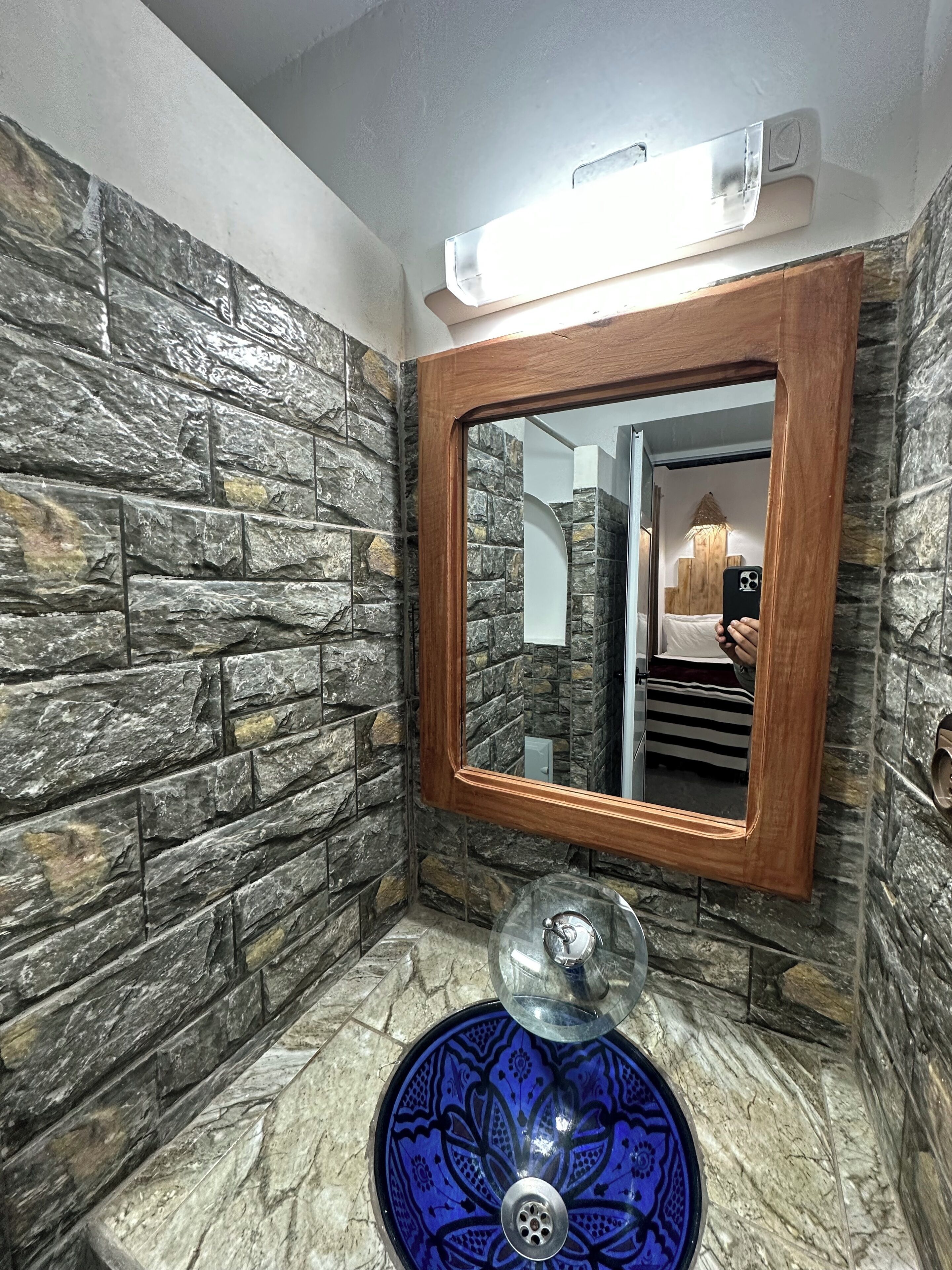 Twin Room, Non Smoking, Private Bathroom | Bathroom