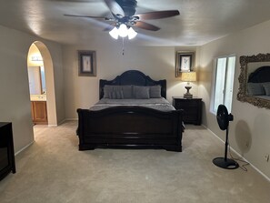3 bedrooms, iron/ironing board, WiFi, bed sheets