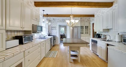 Green Gables Estate -Retreat & Events (sleeps 34)