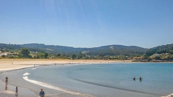 Una spiaggia nelle vicinanze