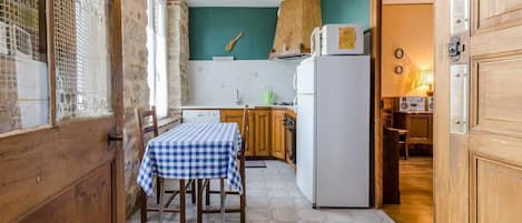Microwave, dishwasher, highchair