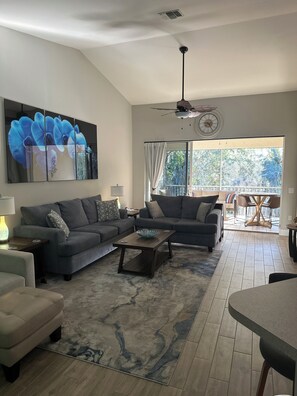 Smart TV - Welcome to Colonial Country Club. 2 Bedroom, 2 Full Bath . (Fort Myers)