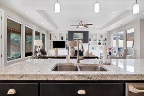 Private kitchen - The Tees On 2nd Hole (St. George)