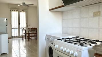 Fridge, oven