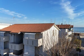 Exterior - F004 - Fano, three-room apartment with small terrace 30m from the sea (Fano)