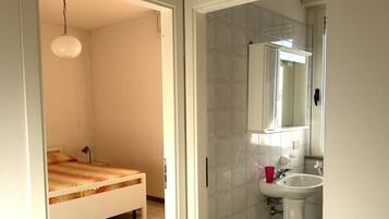 2 sovrum och sängkläder