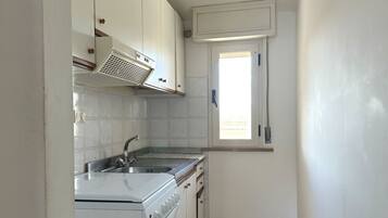 Fridge, oven