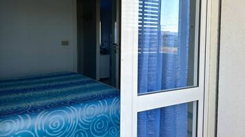 2 bedrooms, bed sheets