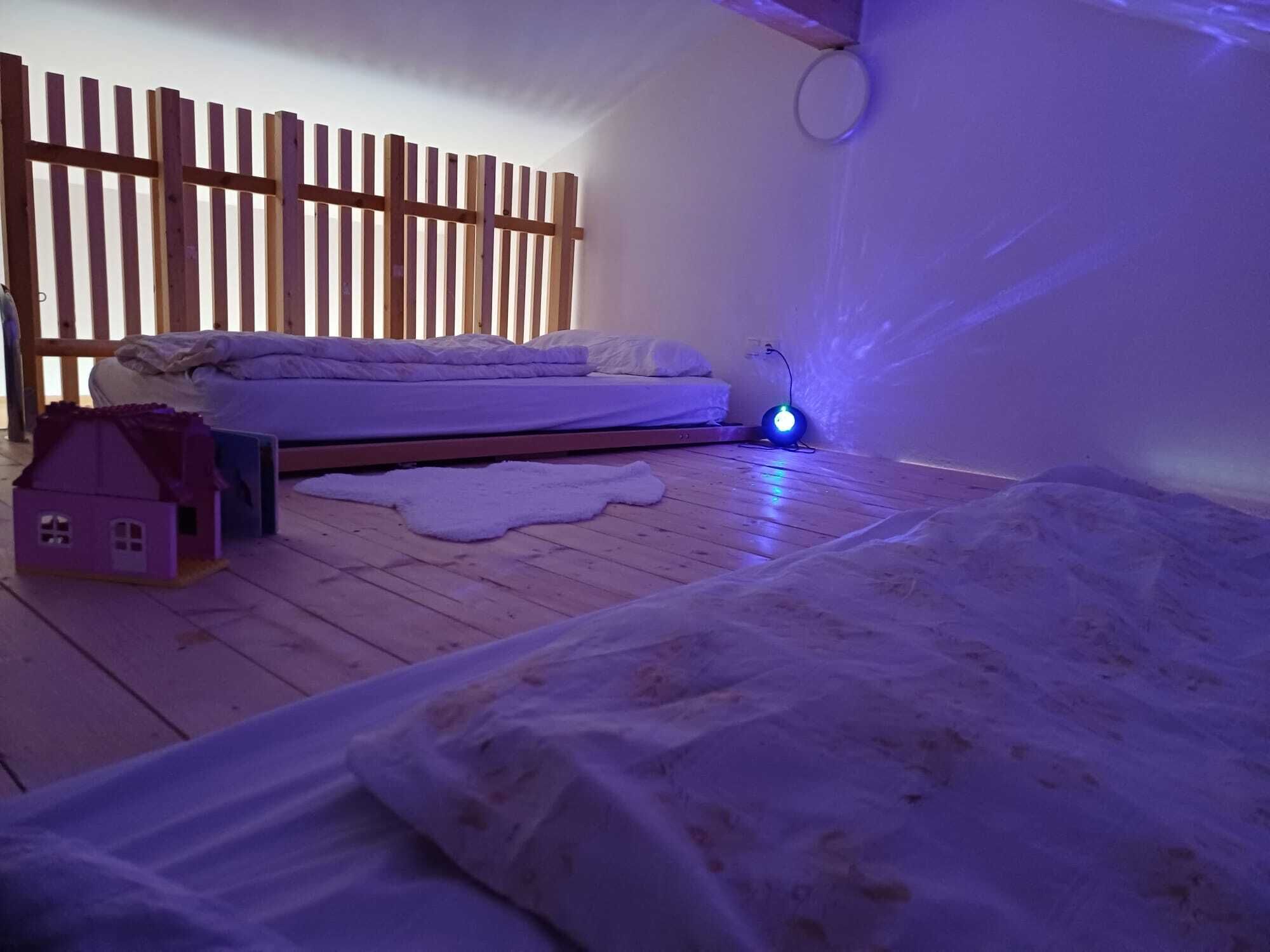 2 bedrooms, travel cot, free WiFi, bed sheets