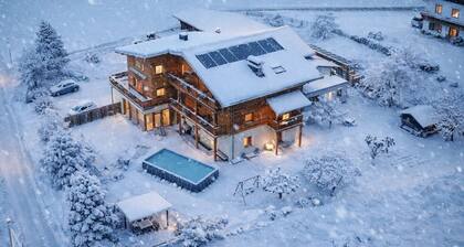 Holiday Apartment 'Residenz Zirmer Wohnung Wasser' with Mountain View, Shared Garden and Wi-Fi