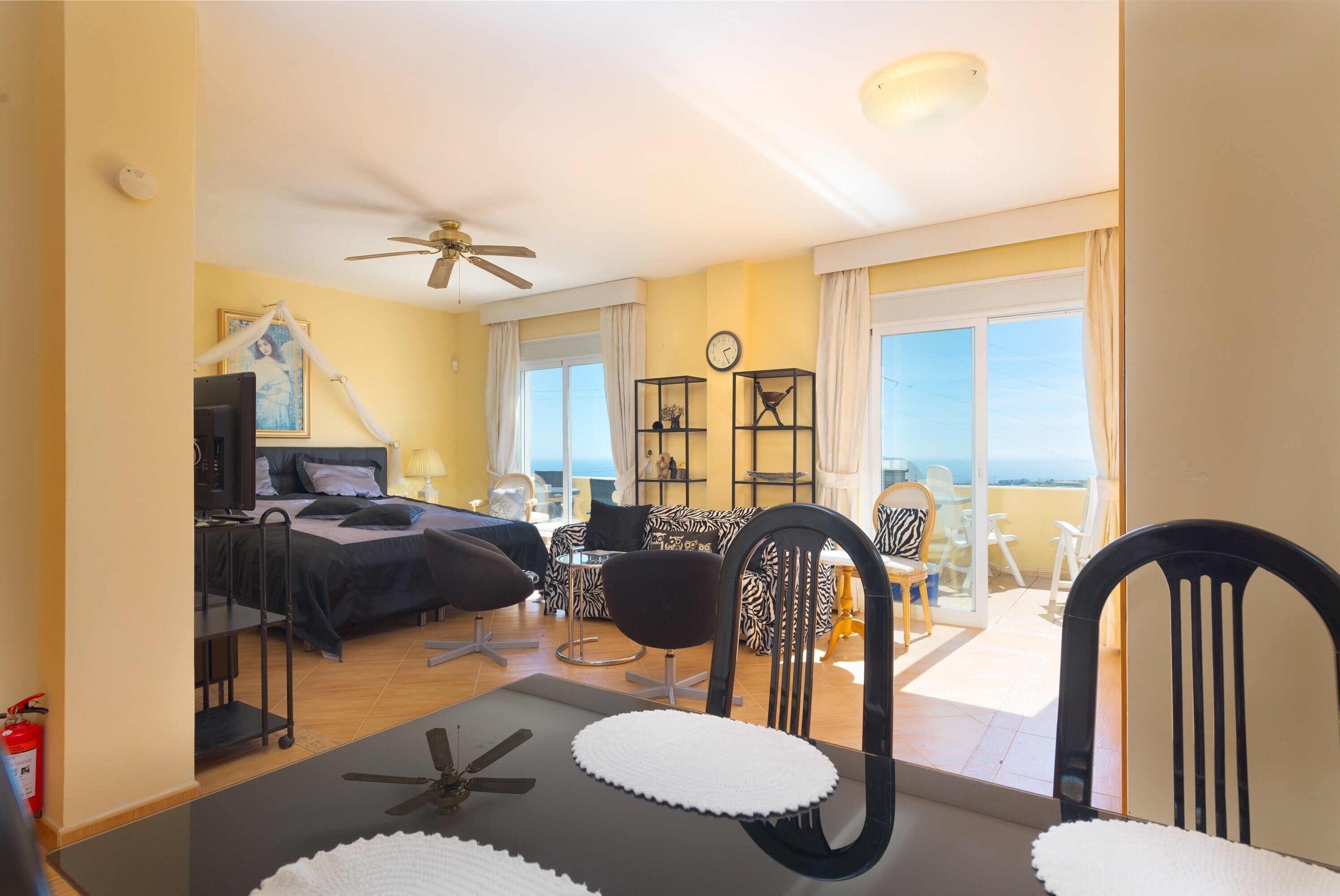 Wi-Fi de cortesia, roupa de cama