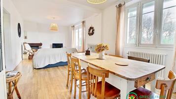 3 chambres, fer et planche Ă  repasser, lit parapluie, Wi-Fi gratuit