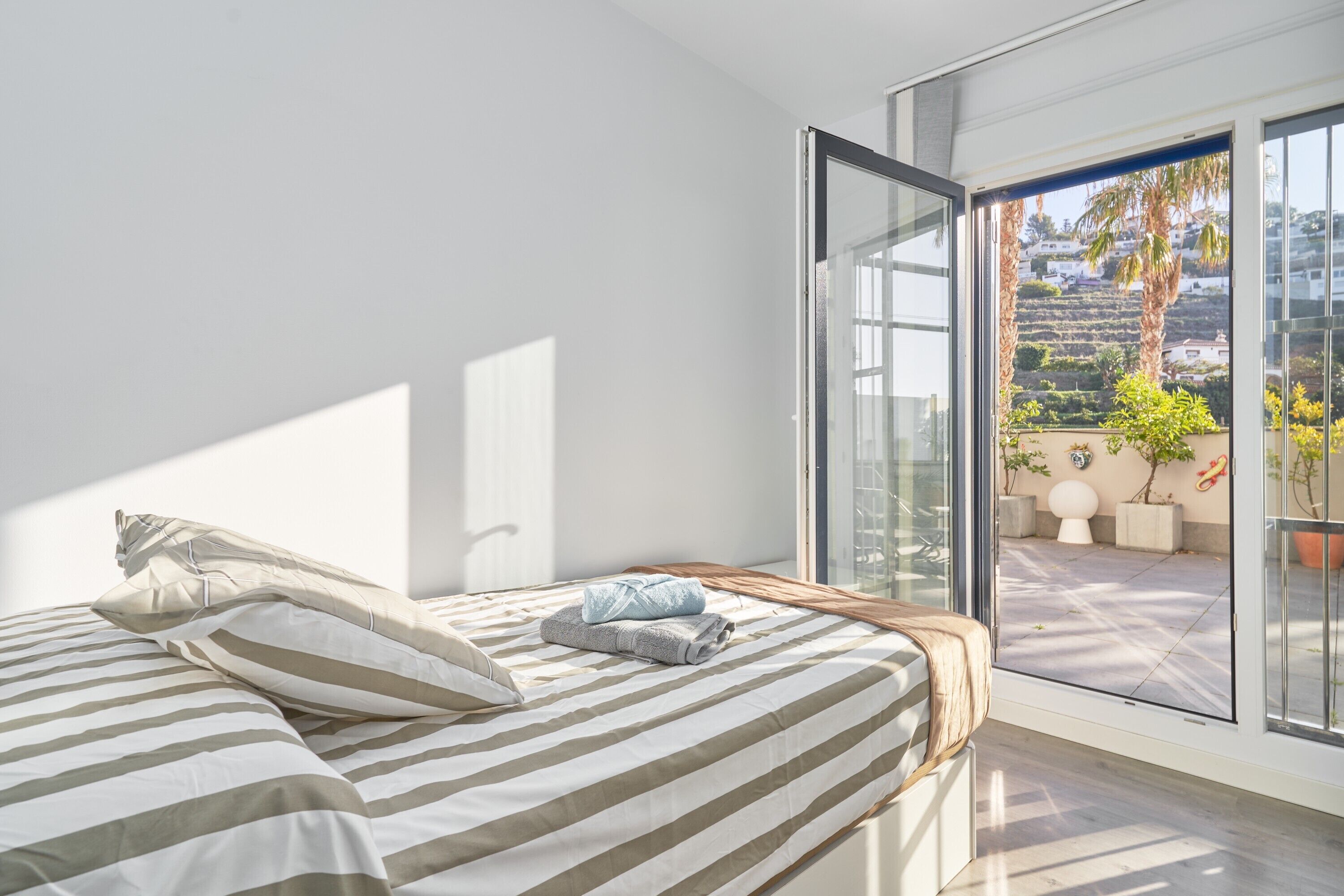 3 quartos, Wi-Fi de cortesia, roupa de cama