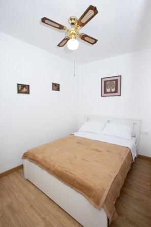 2 Schlafzimmer, Bügeleisen/Bügelbrett, kostenloses WLAN, Bettwäsche