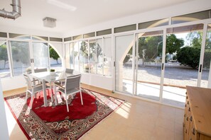 Dining - Apartment 'Garten Und Pool' with Sea View, Wi-Fi and Air Conditioning (Mutxamel)