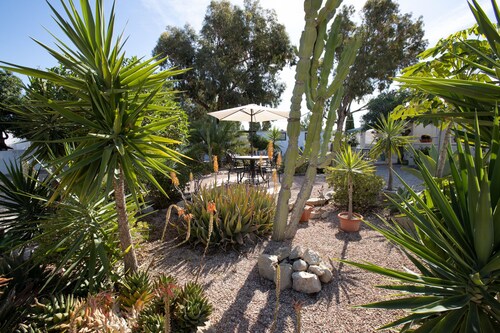 Caravan 'Mobilhome Mit Garten Und Pool' with Shared Pool, Wi-Fi and Air Conditioning