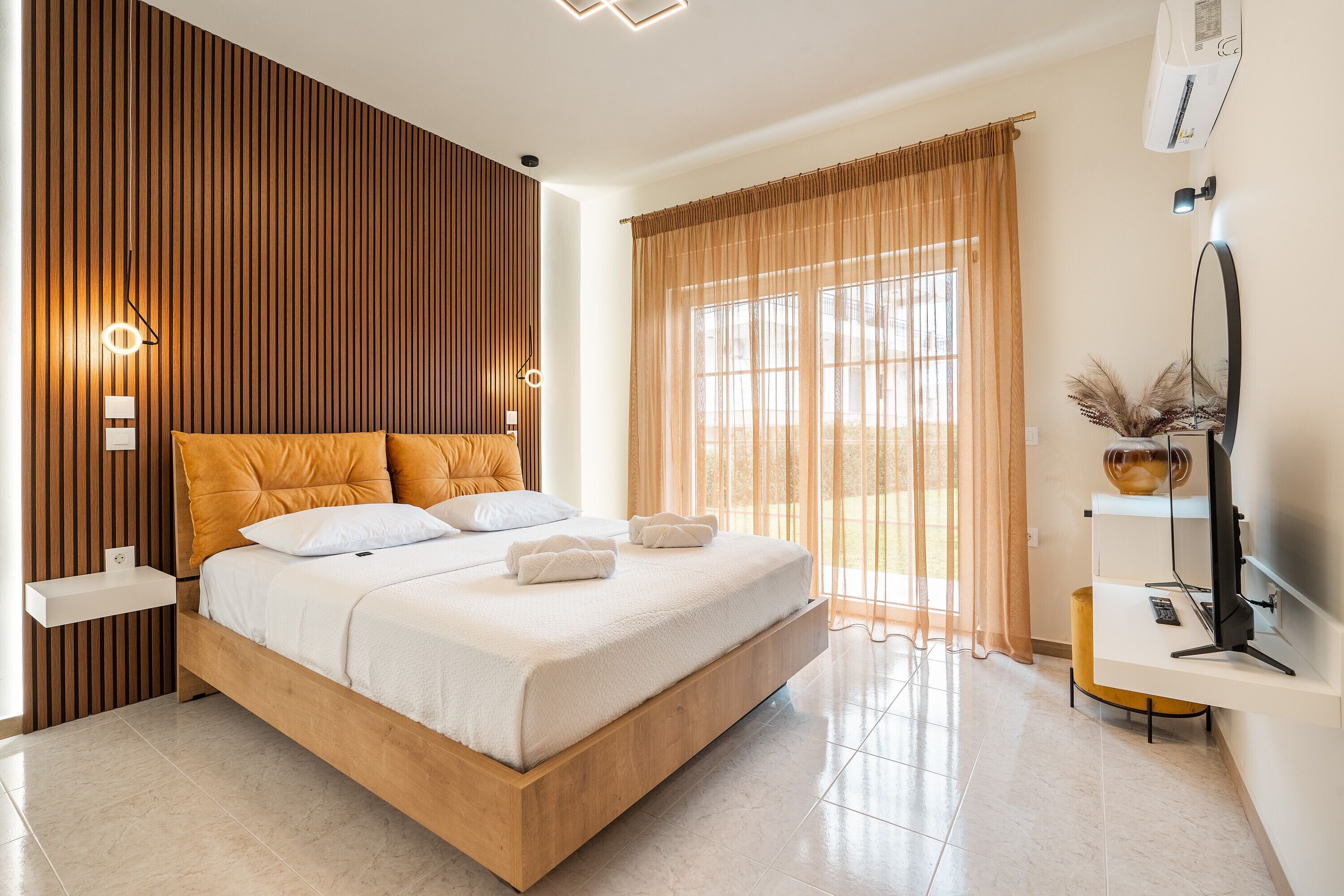 2 slaapkamers, een strijkplank/strijkijzer, gratis wifi, beddengoed