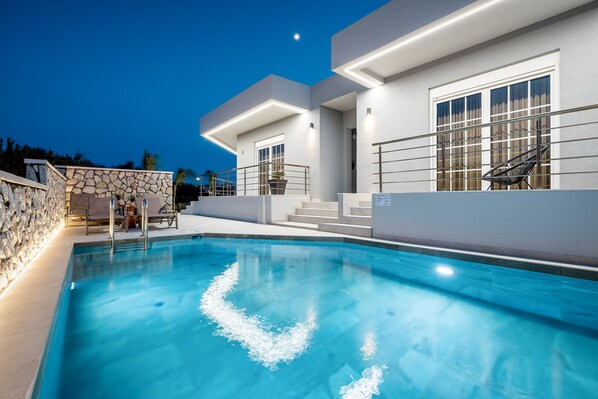 Pool - Villa "Eldorado Luxury" with Mountain View, Private Pool & Wi-Fi (?fa?t??)