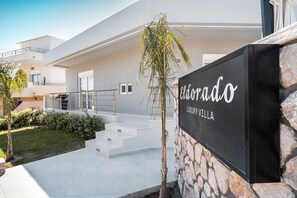 Exterior detail - Villa "Eldorado Luxury" with Mountain View, Private Pool & Wi-Fi (?fa?t??)