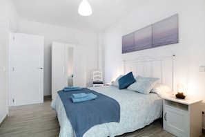 1 chambre, fer et planche Ă repasser, Wi-Fi gratuit, draps fournis