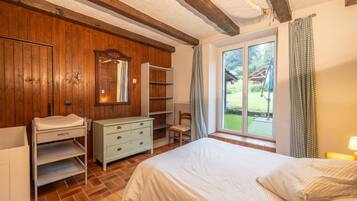 2 chambres, fer et planche Ă repasser, Wi-Fi gratuit, draps fournis