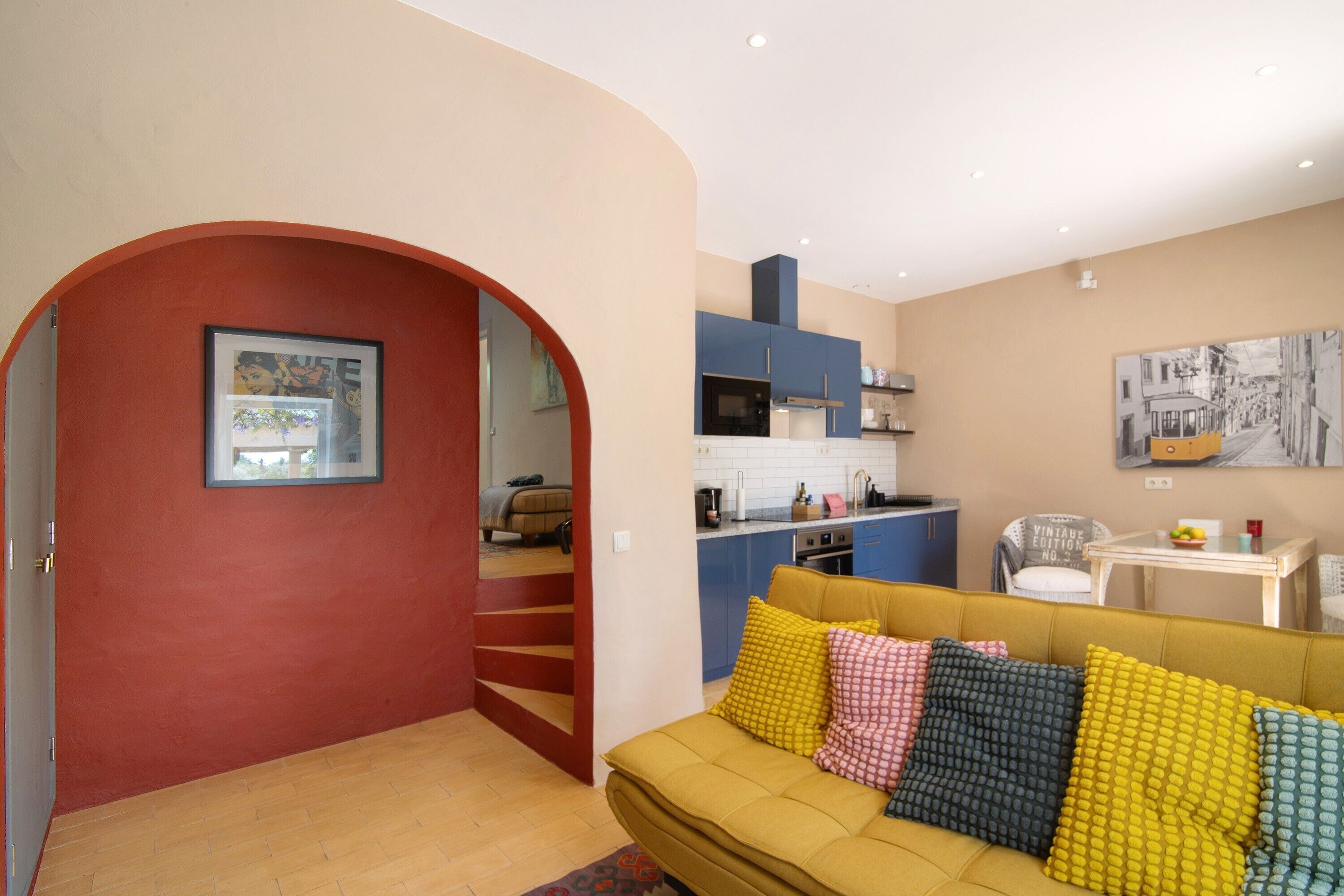 TV, fireplace, video games, DVD player